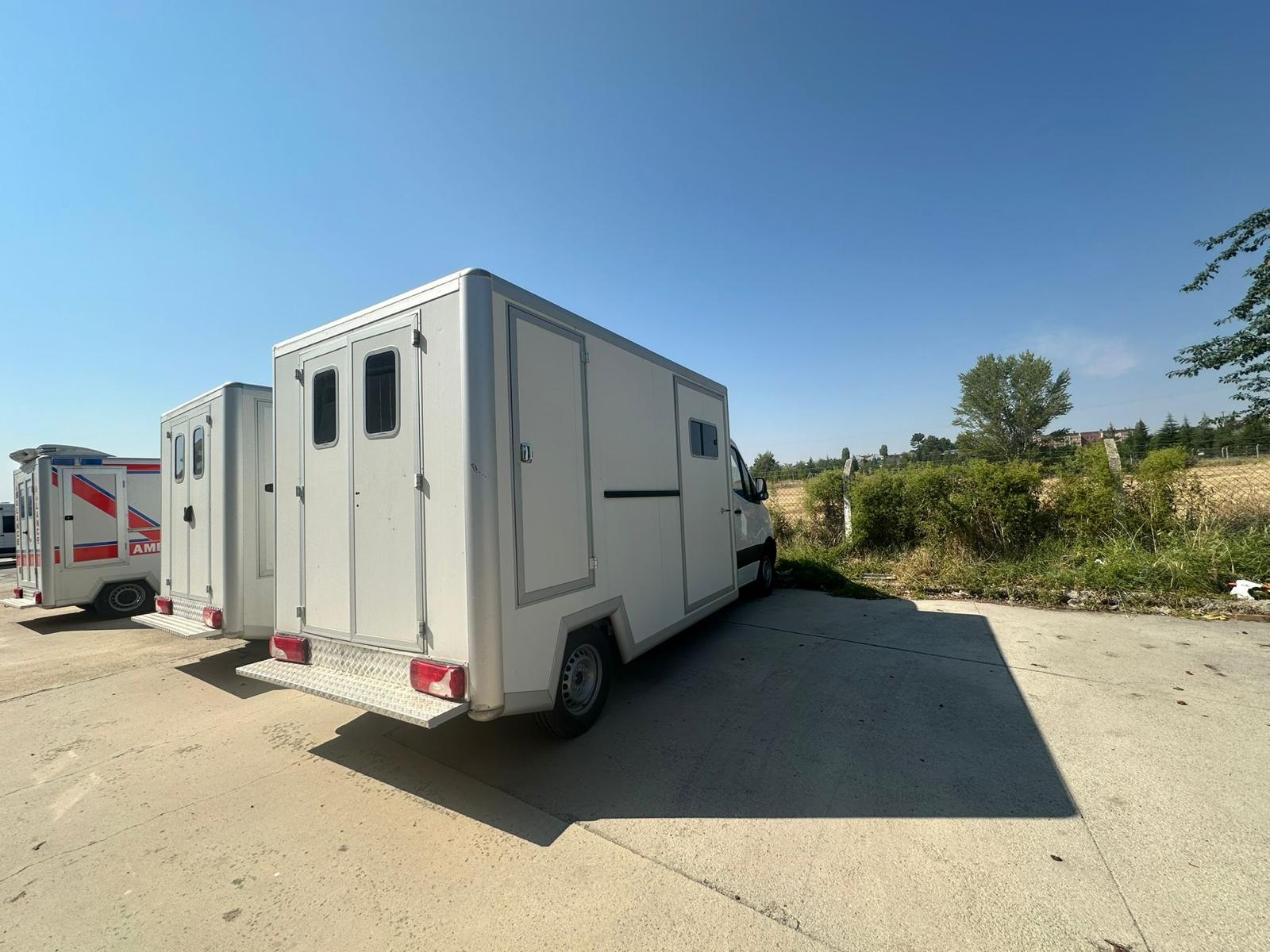 Mercedes Box-Type Ambulance - Image 6
