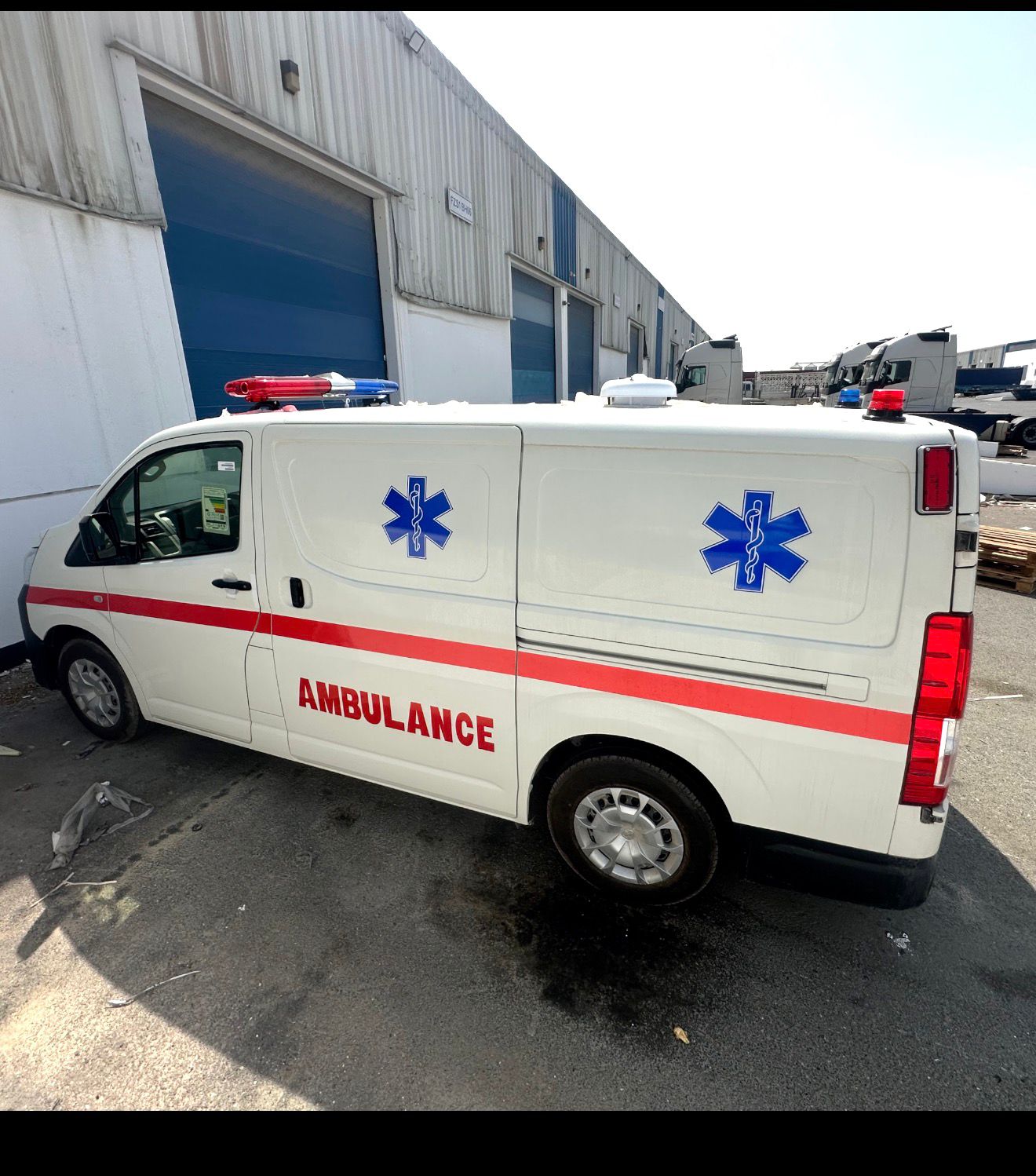 Toyota Hiace Standard Roof Ambulance - Image 3