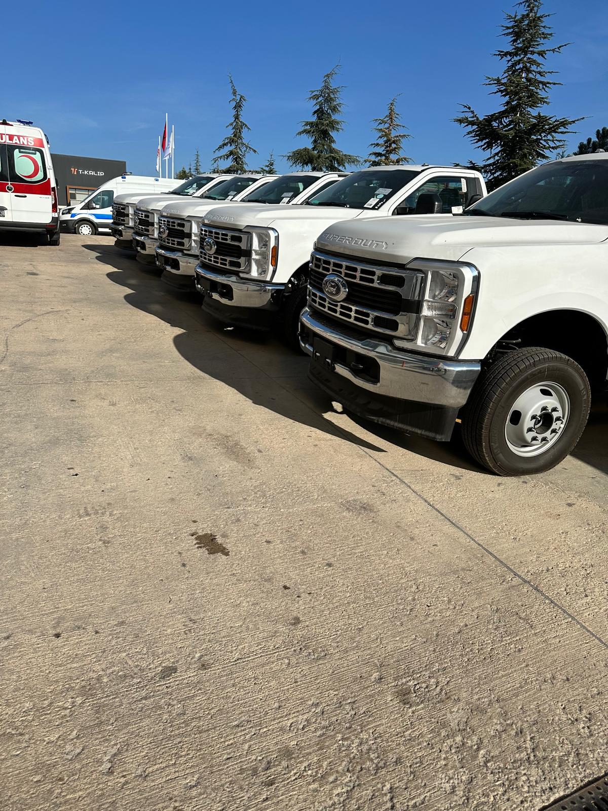 Ford F550 Heavy Duty Ambulance - Image 4