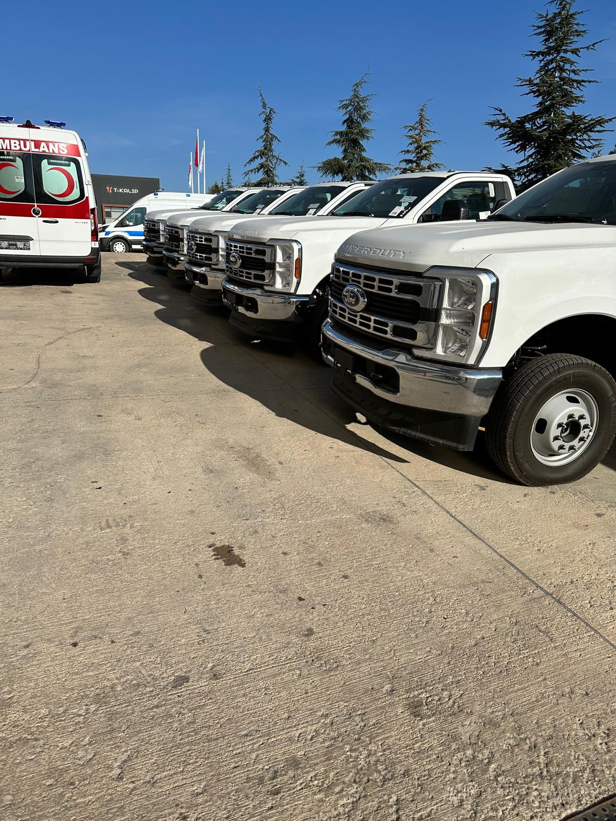 Ford F550 Heavy Duty Ambulance - Image 3
