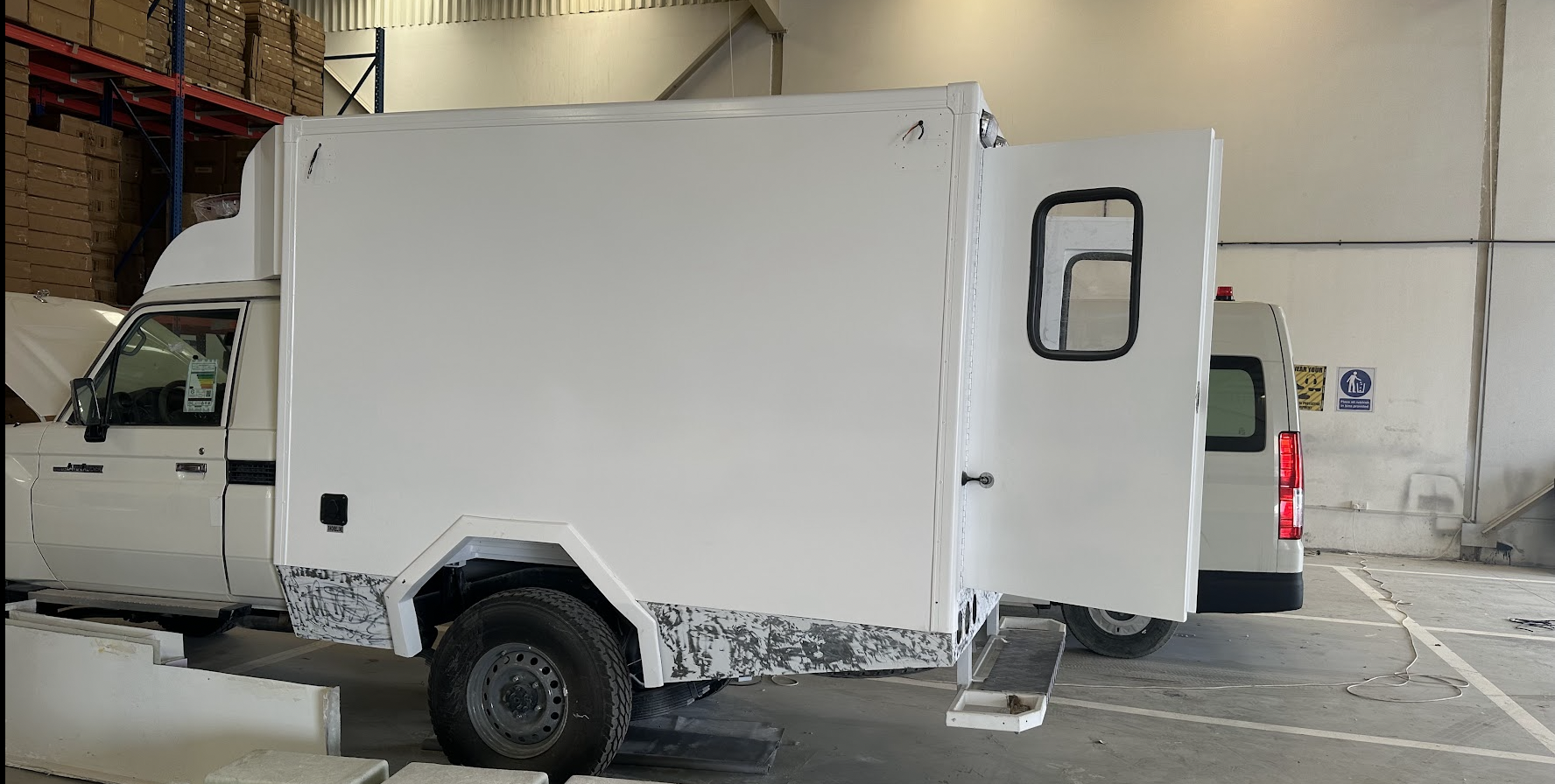 Toyota Land Cruiser 4x4 Box Type Ambulance - Image 2