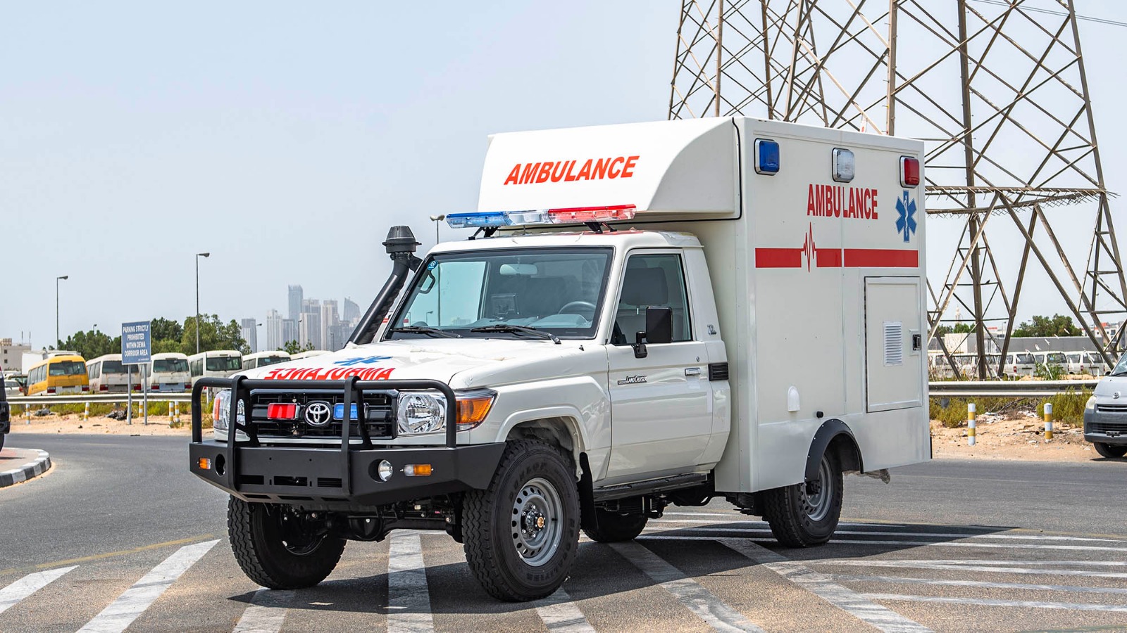 Toyota Land Cruiser 4x4 Box Type Ambulance - Image 6
