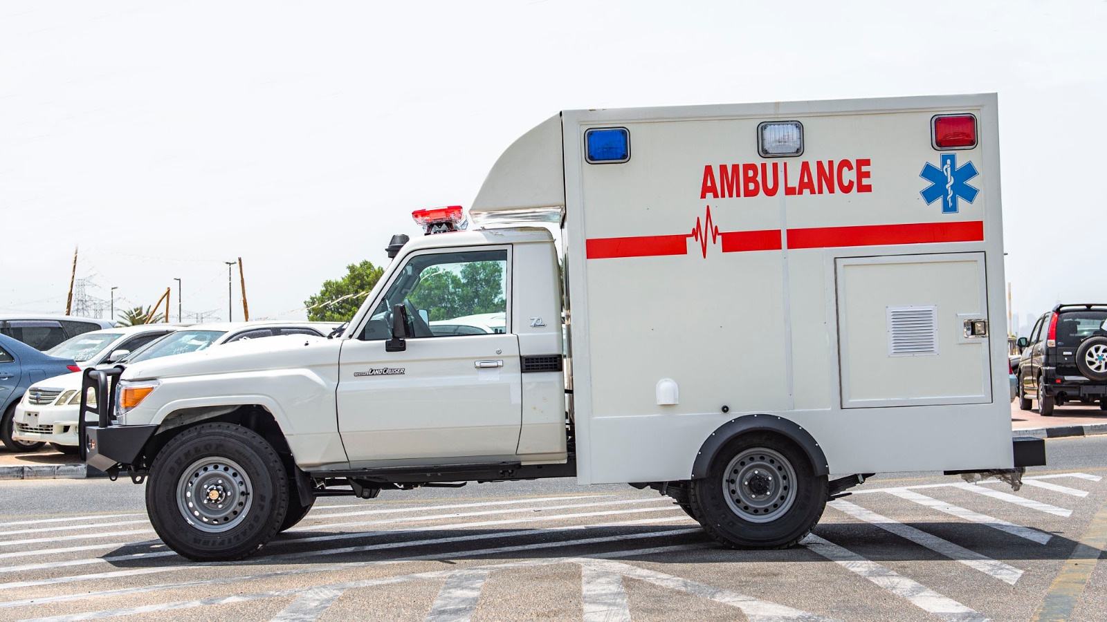 Toyota Land Cruiser 4x4 Box Type Ambulance - Image 9