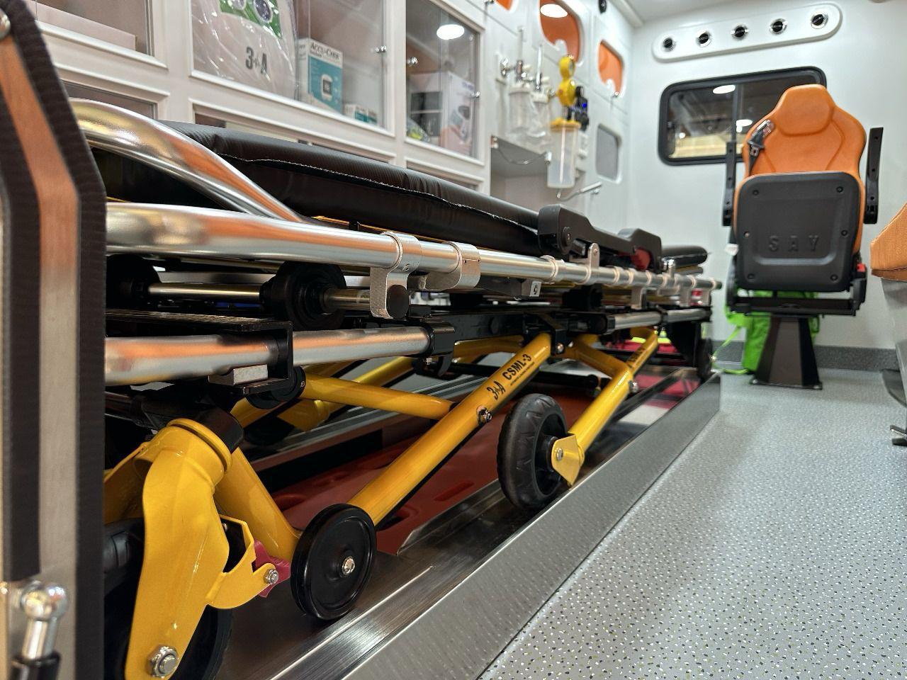 ALS (Advanced Life Support) Toyota Hiace Ambulance - Image 11