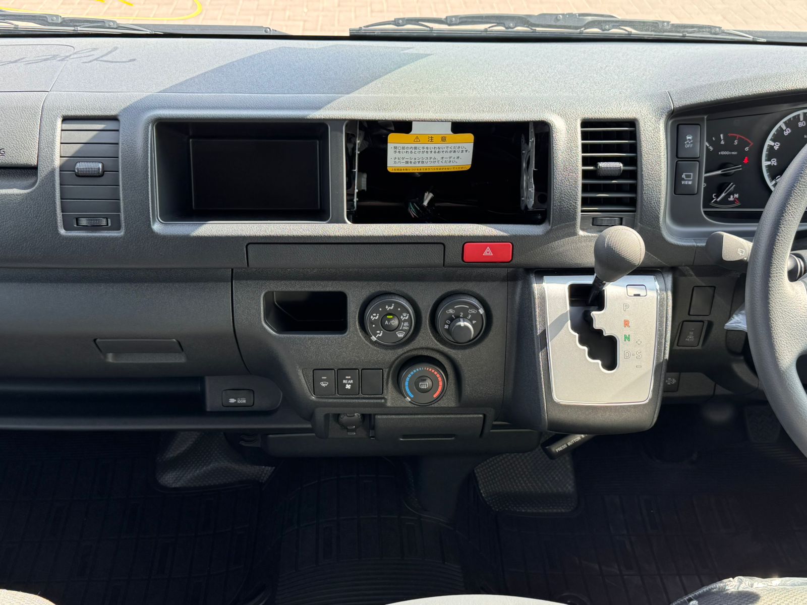 Toyota Hiace Ambulance RHD 200 AWD A/T - Image 10