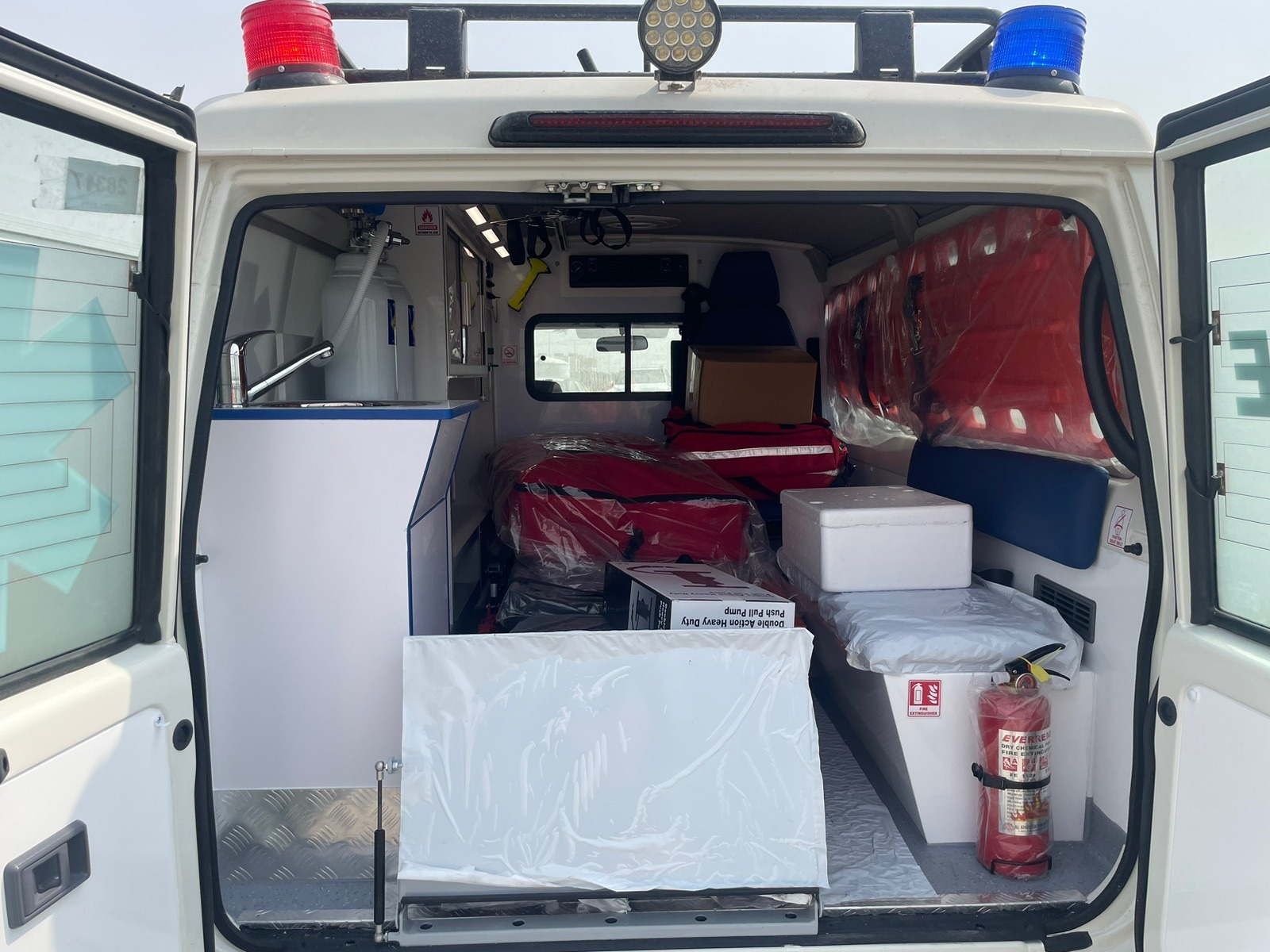 Toyota Land Cruiser LC78 4×4 Ambulance - Image 6