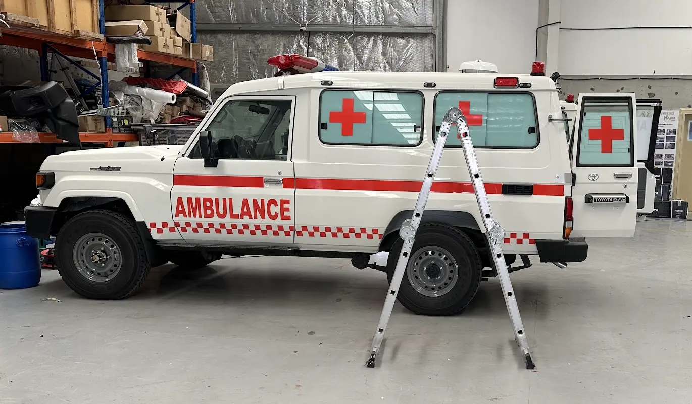 Toyota Land Cruiser Ambulance LC78 V6 - Image 5