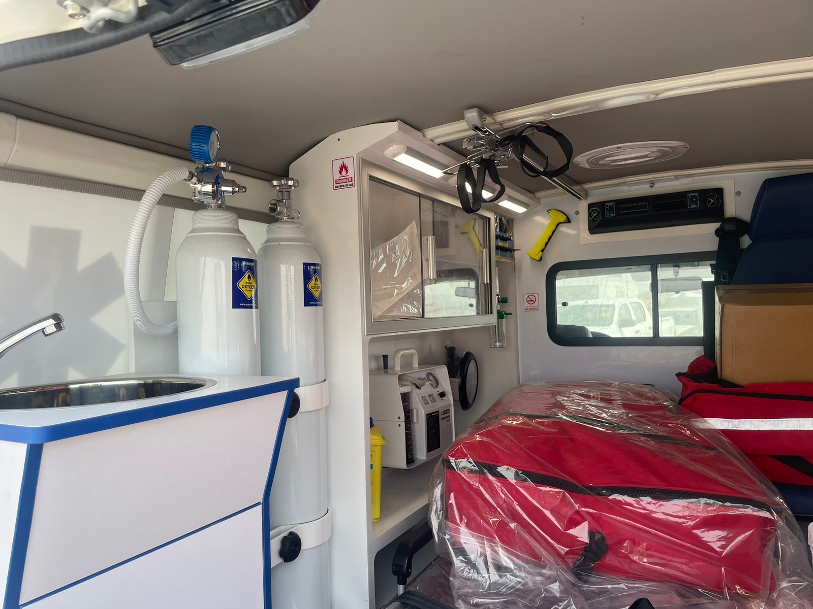 Ambulancia Toyota Land Cruiser LC78 4×4 - Imagen 10