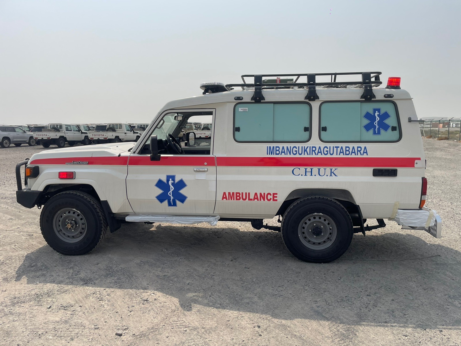 Ambulancia Toyota Land Cruiser LC78 4×4 - Imagen 9