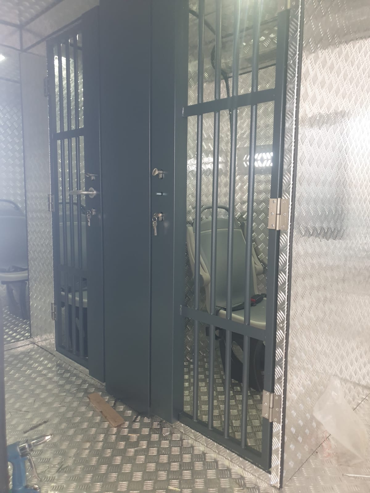 Prisoner Transport Vehicle - Detainee Transport Vehicle - Image 2