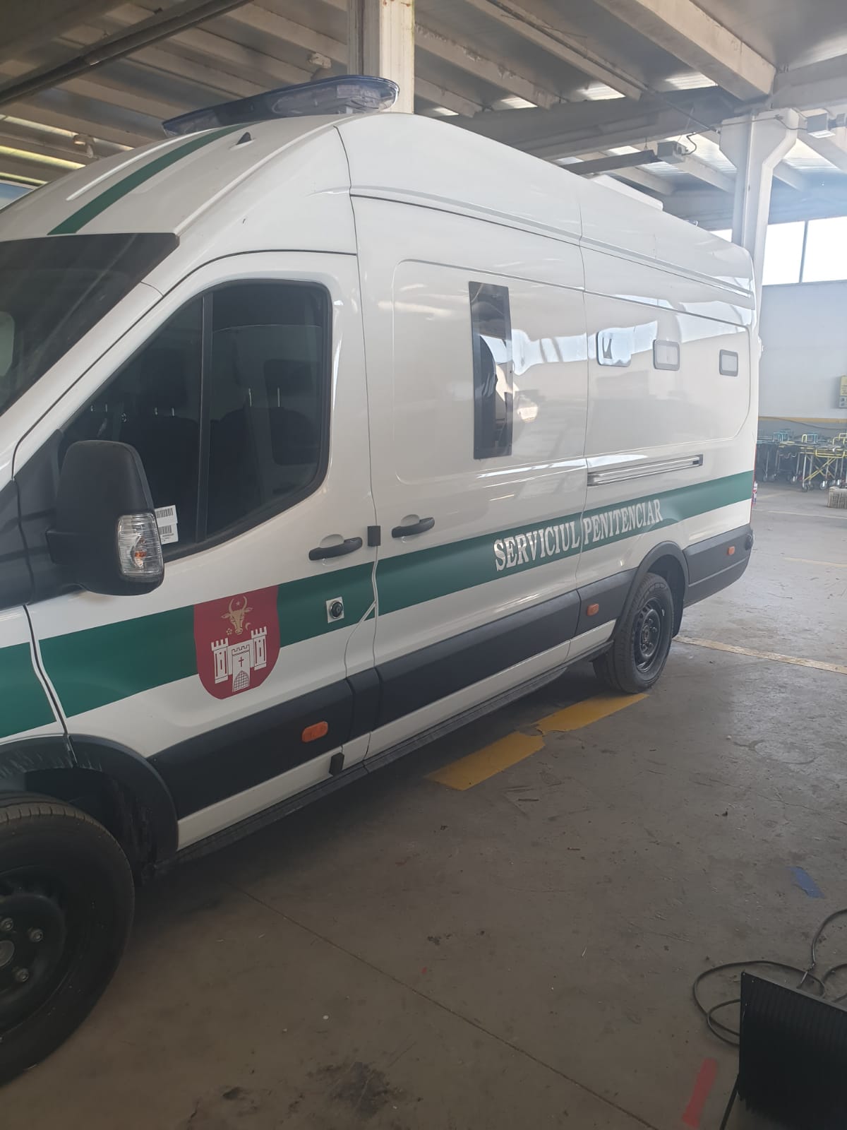 Prisoner Transport Vehicle - Detainee Transport Vehicle - Image 9