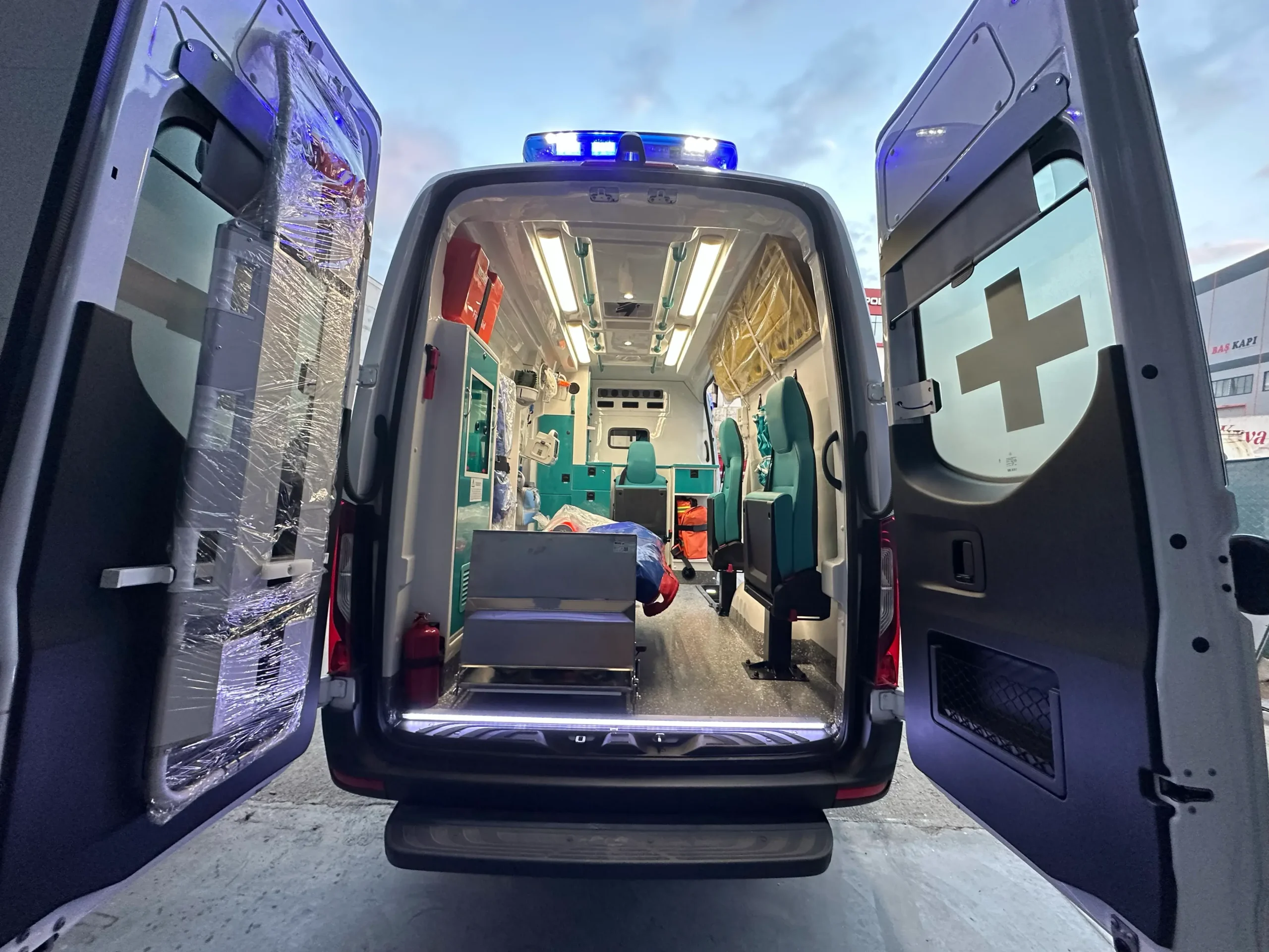 Скорая помощь Mercedes Sprinter — изображение 2